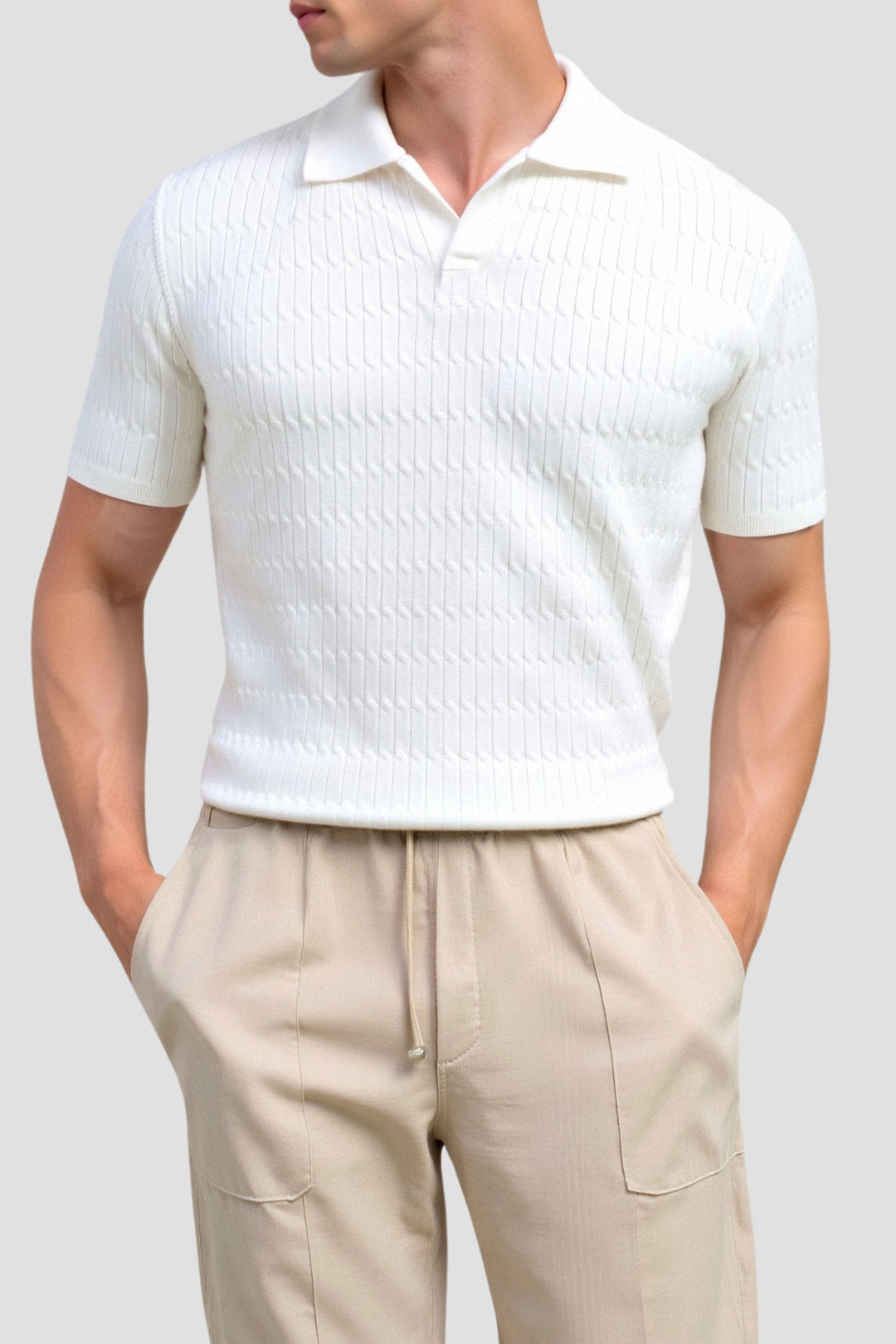 Witte gebreide poloshirt met structuurpatroon