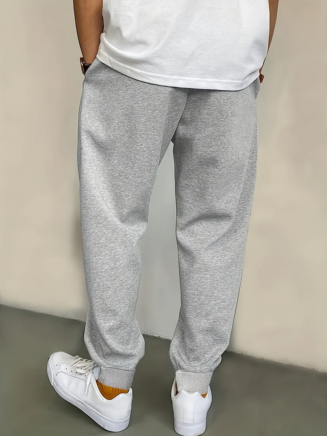 Levi | Essential Jogger - Minimalistisch, Comfortabel & Tijdloos