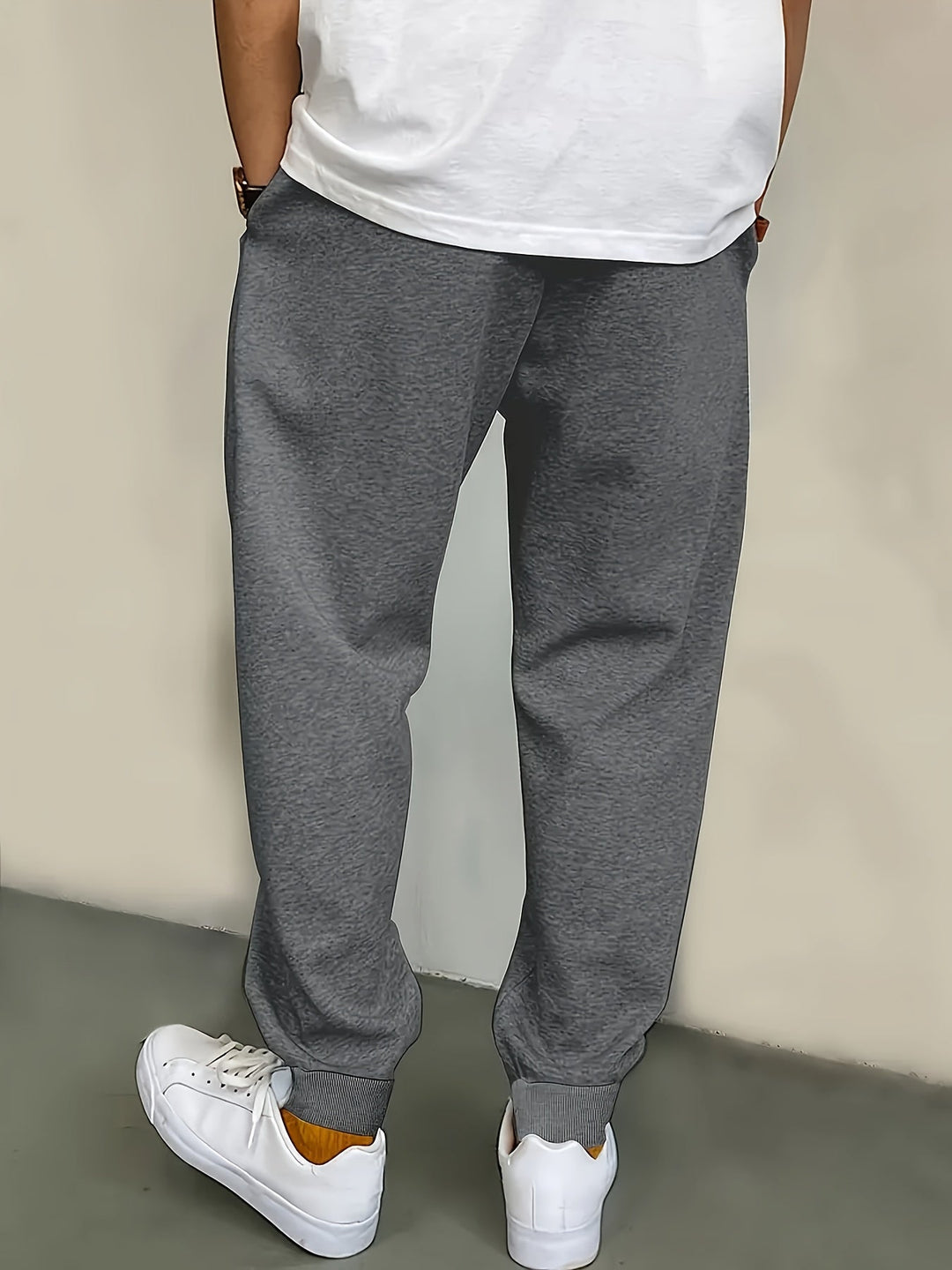 Levi | Essential Jogger - Minimalistisch, Comfortabel & Tijdloos
