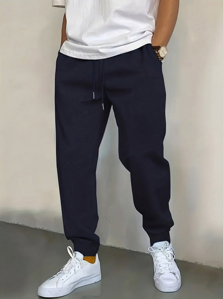 Levi | Essential Jogger - Minimalistisch, Comfortabel & Tijdloos